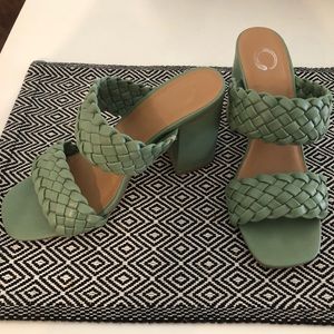 Green braided strap chunky heels